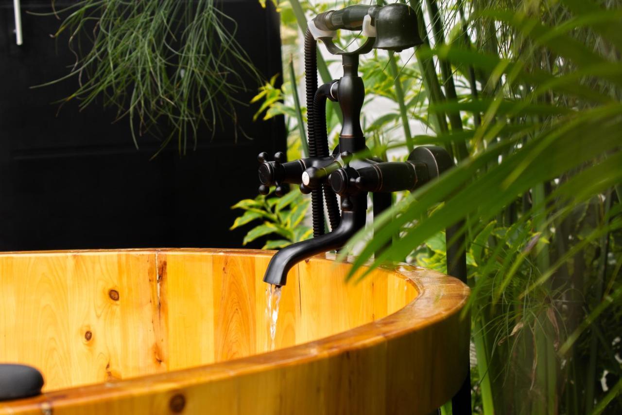 Orange Glamping Villa กิมบายา ภายนอก รูปภาพ