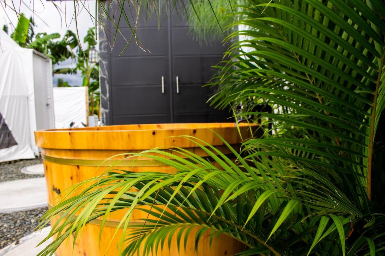 Orange Glamping Villa กิมบายา ภายนอก รูปภาพ