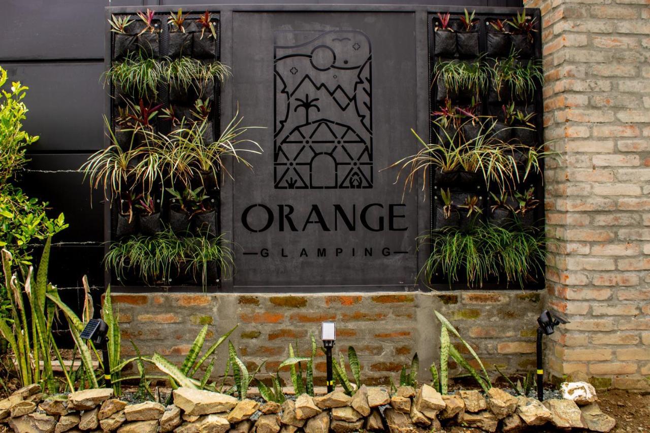 Orange Glamping Villa กิมบายา ภายนอก รูปภาพ