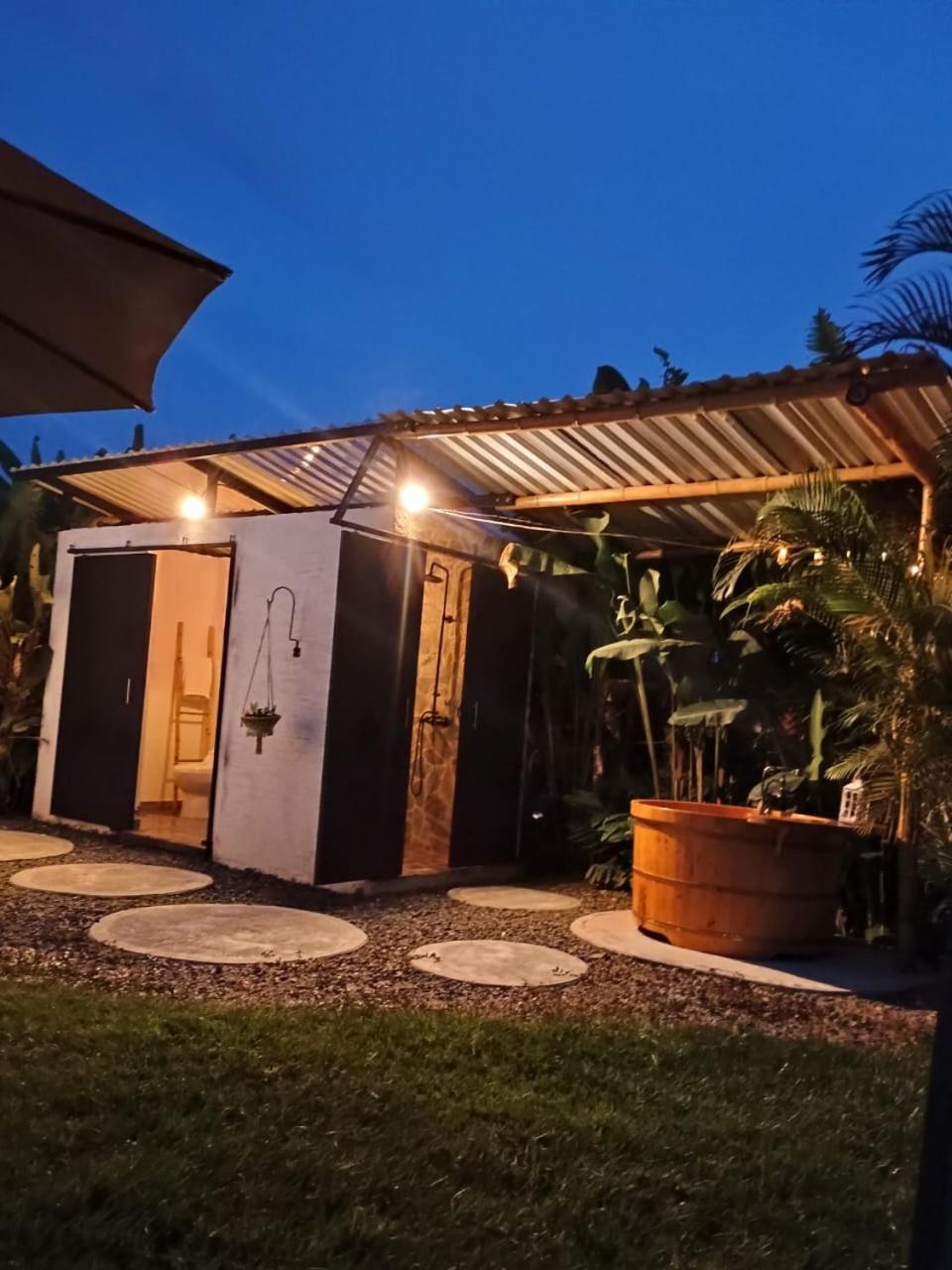 Orange Glamping Villa กิมบายา ภายนอก รูปภาพ